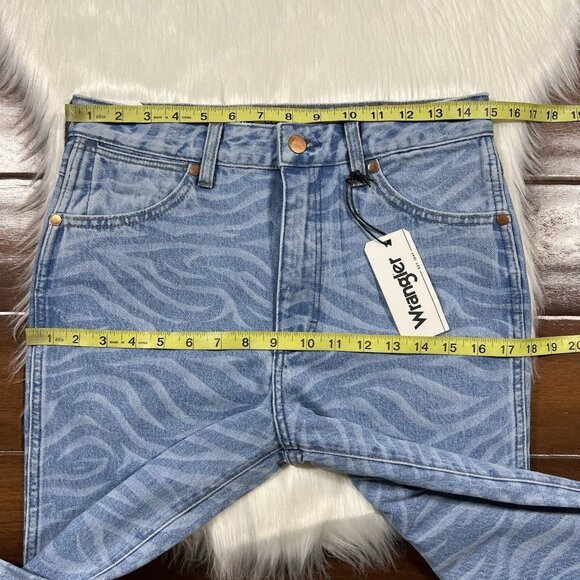 Wrangler Women's Size 28 Tiger Print Wanderer 622 High Rise Flare Denim‎ Jeans - Picture 4 of 11